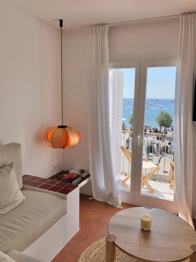 Beachfront Suite In Cadaques Center Exterior photo