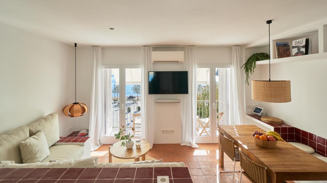 Beachfront Suite In Cadaques Center Exterior photo