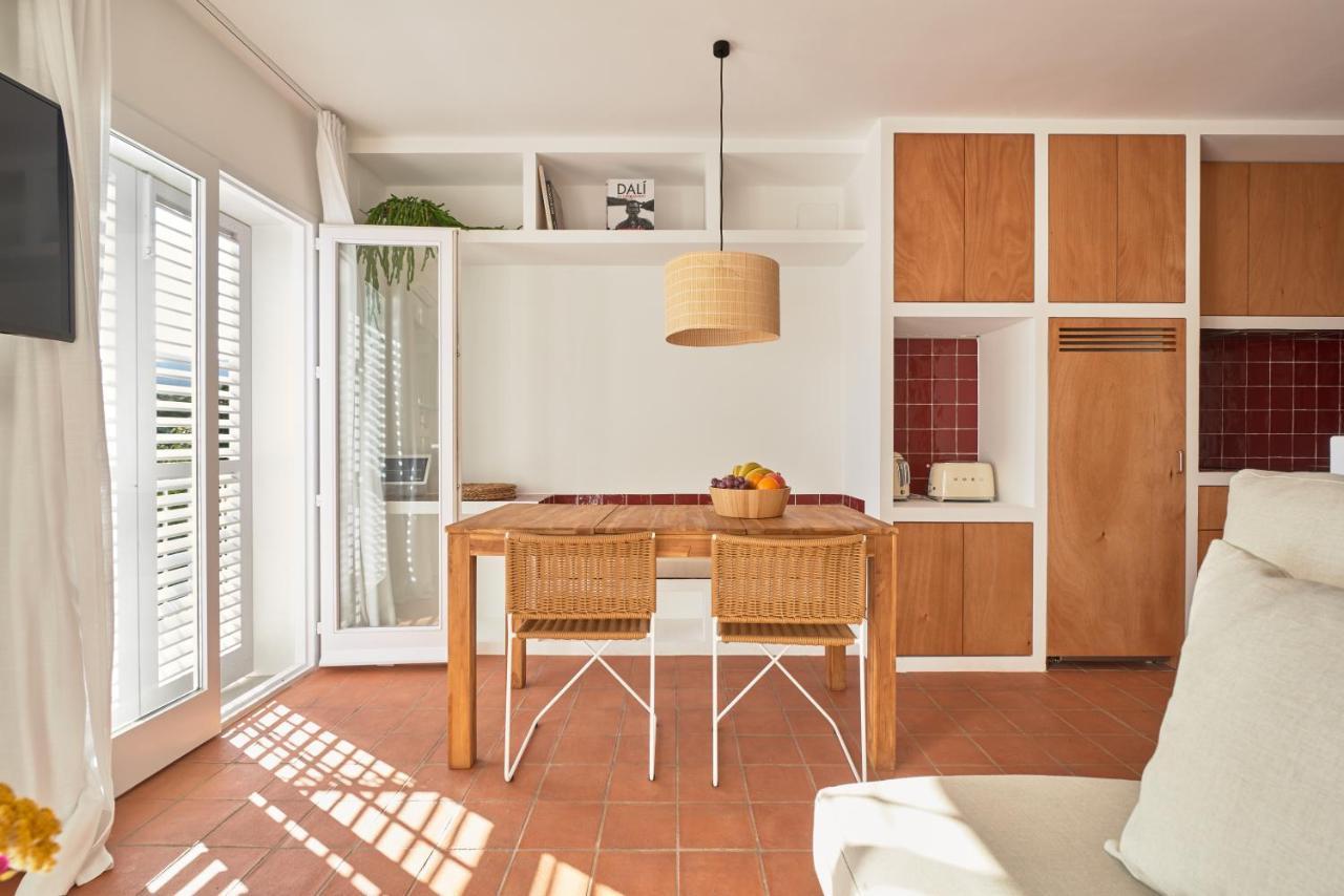 Beachfront Suite In Cadaques Center Exterior photo