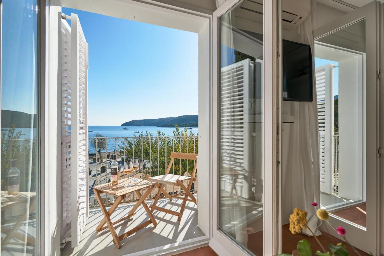 Beachfront Suite In Cadaques Center Exterior photo