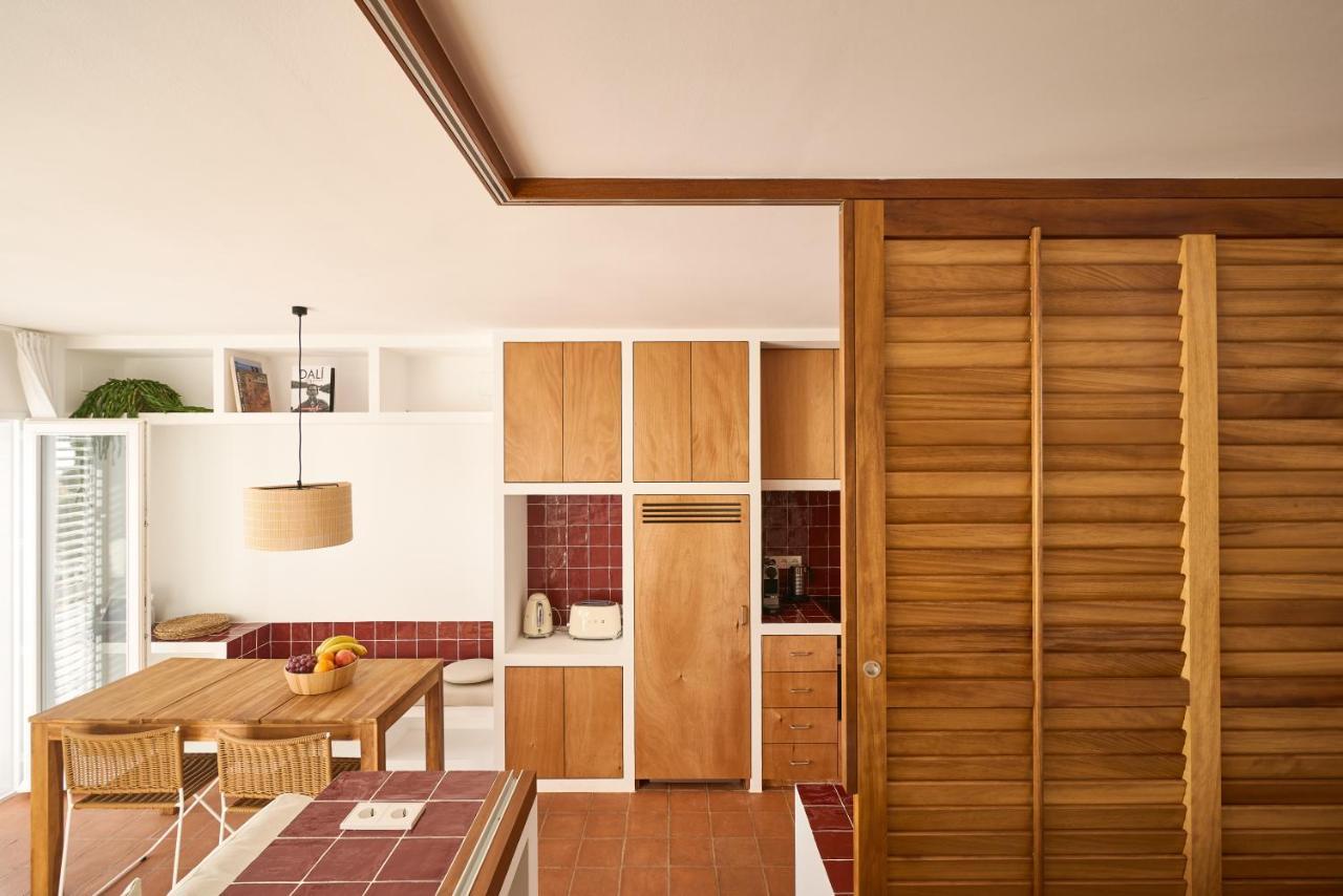 Beachfront Suite In Cadaques Center Exterior photo