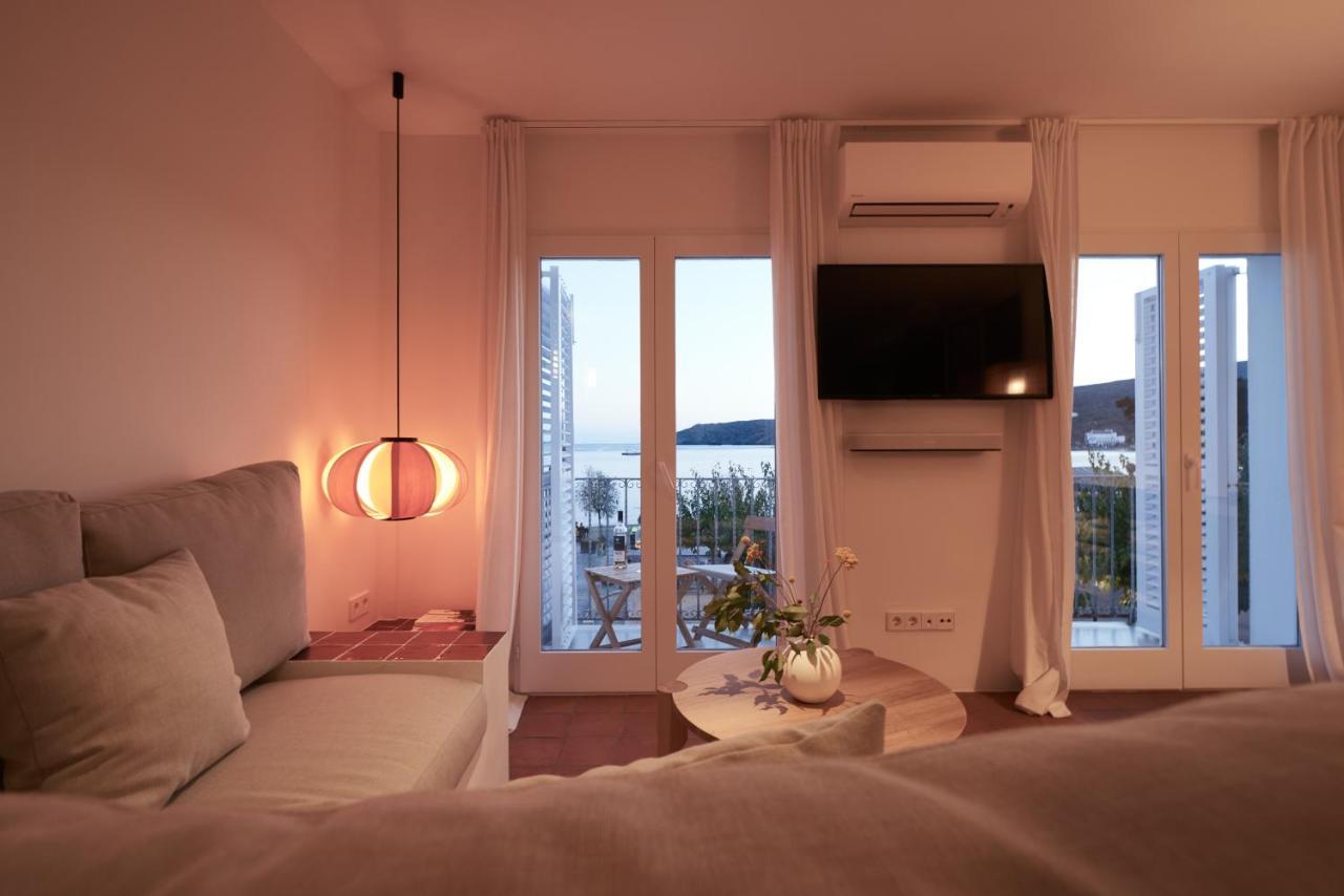 Beachfront Suite In Cadaques Center Exterior photo